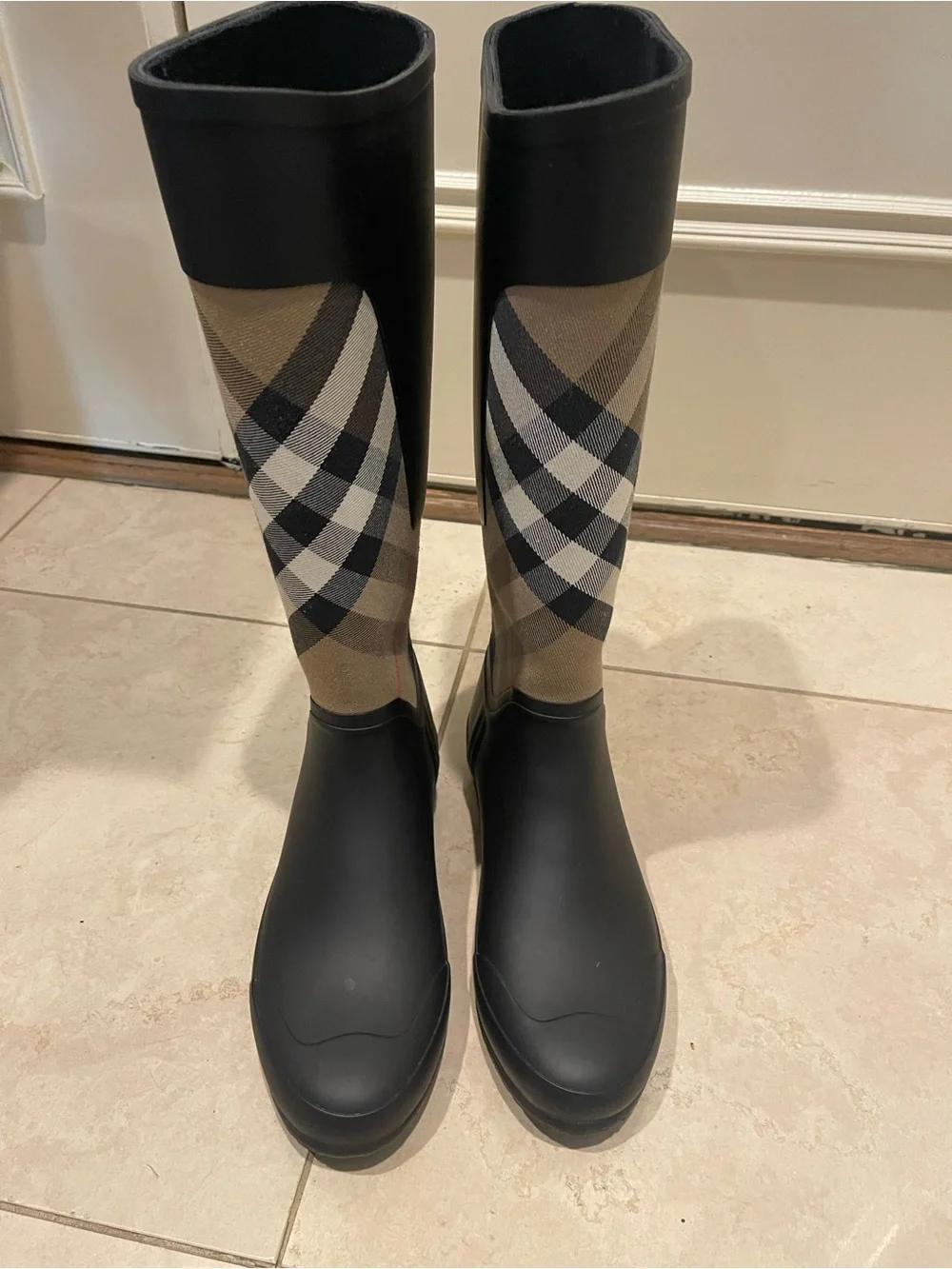 Burberry Rain Boots size 39 Authentic